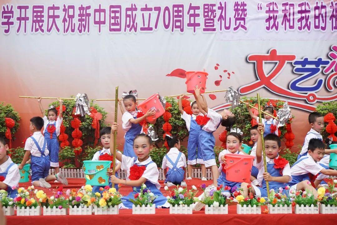 成群候鸟栖息钱塘江畔